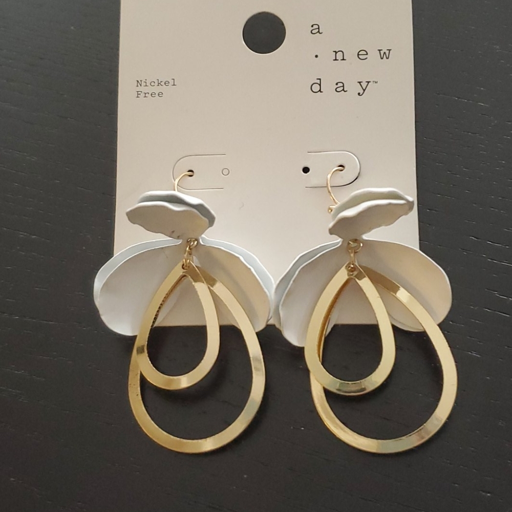 🆕️ Flower Drop Earrings